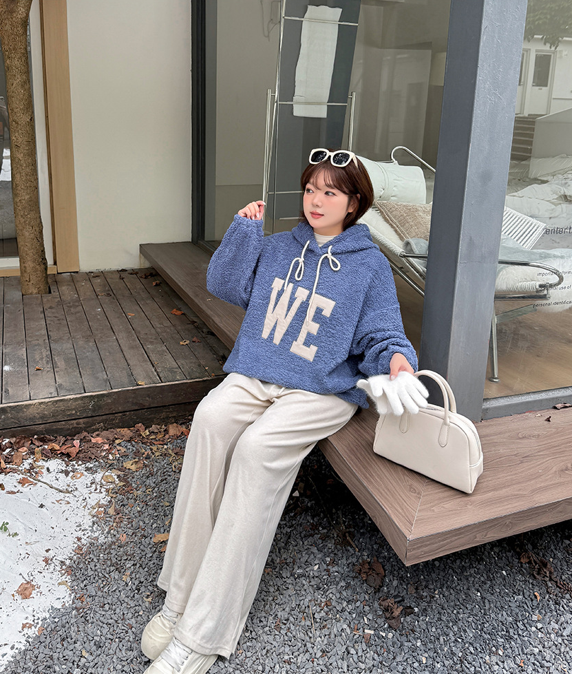 大きいサイズ レディース 刺繍ロゴ付きプルオーバーふわふわフリースパーカー LL 3L 4L 5L