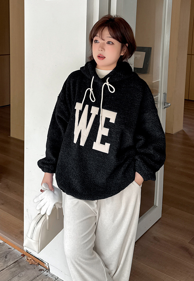 大きいサイズ レディース 刺繍ロゴ付きプルオーバーふわふわフリースパーカー LL 3L 4L 5L