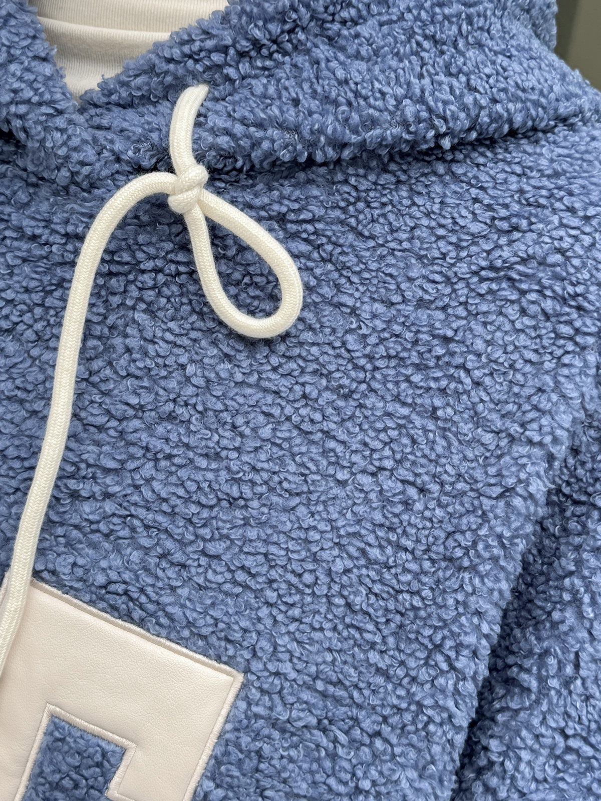 大きいサイズ レディース 刺繍ロゴ付きプルオーバーふわふわフリースパーカー LL 3L 4L 5L