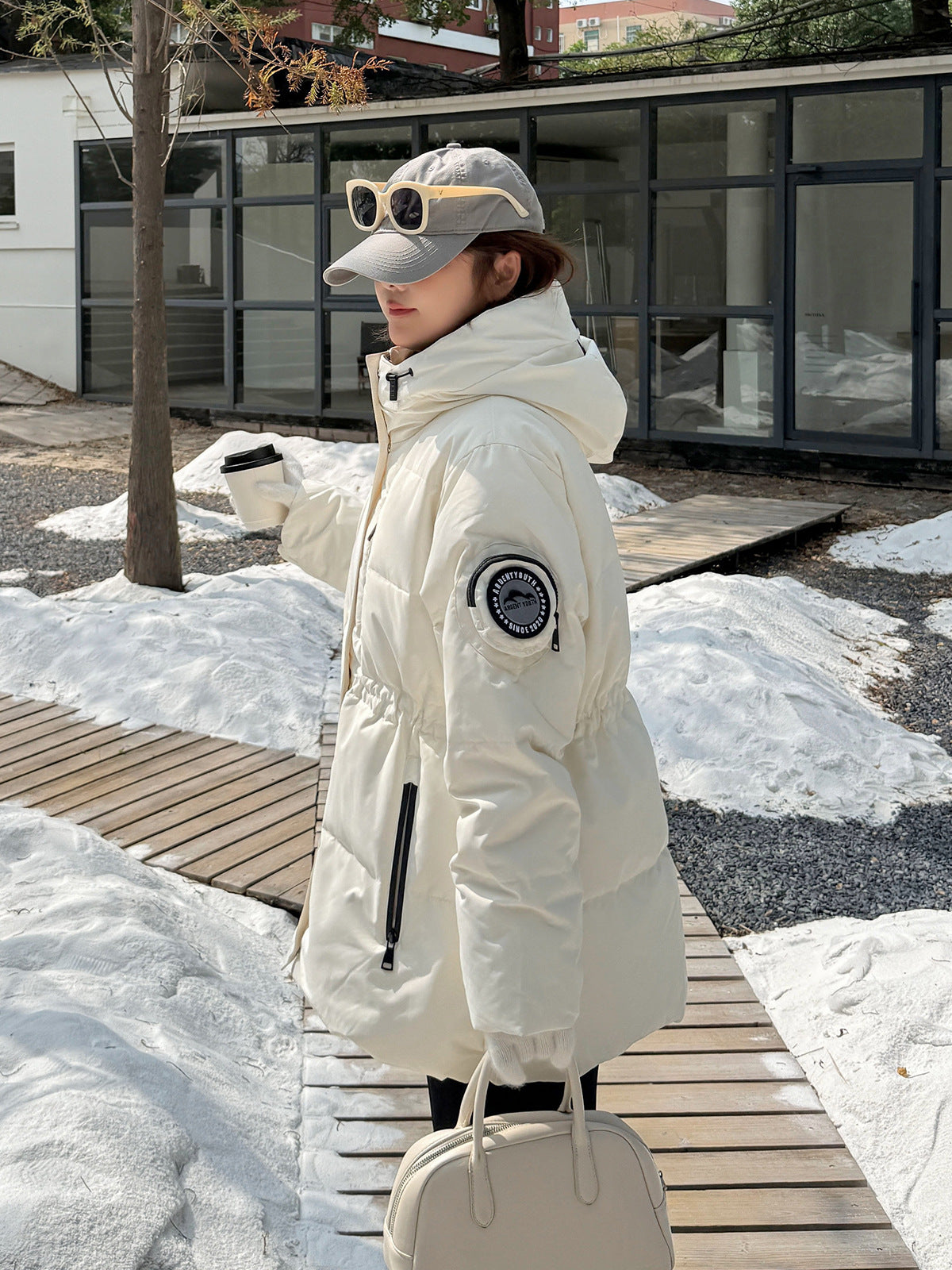 大きいサイズ レディース フード付きロゴ刺繍ワッペンミドル丈ダックダウンジャケット LL 3L